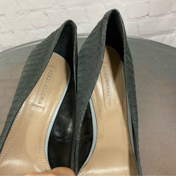 BCBG MAX AZRIA snake skin embossed leather pointy toe stiletto pumps 9.5 New - Picture 12 of 17